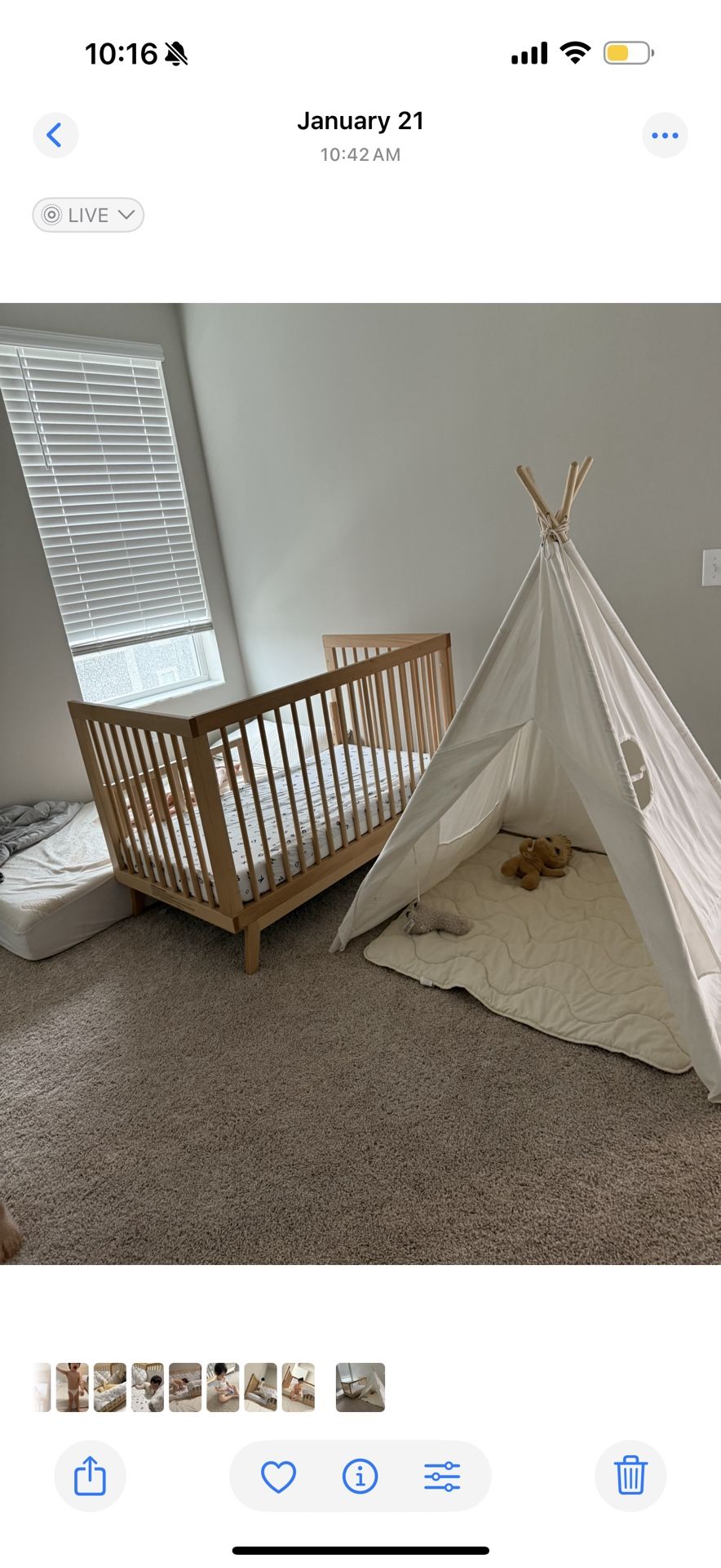 dadada Baby Soho 3-in-1 Convertible Wooden Crib to Toddler Bed - Made in Italy, GREENGUARD Gold Certified, Baby-Safe Finish, Sustainable Beech Wood, M