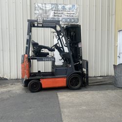 Forklift Toyota Electric 