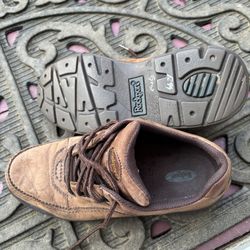 Men’s 8.5 Rockport Shoes And Adidas Slides