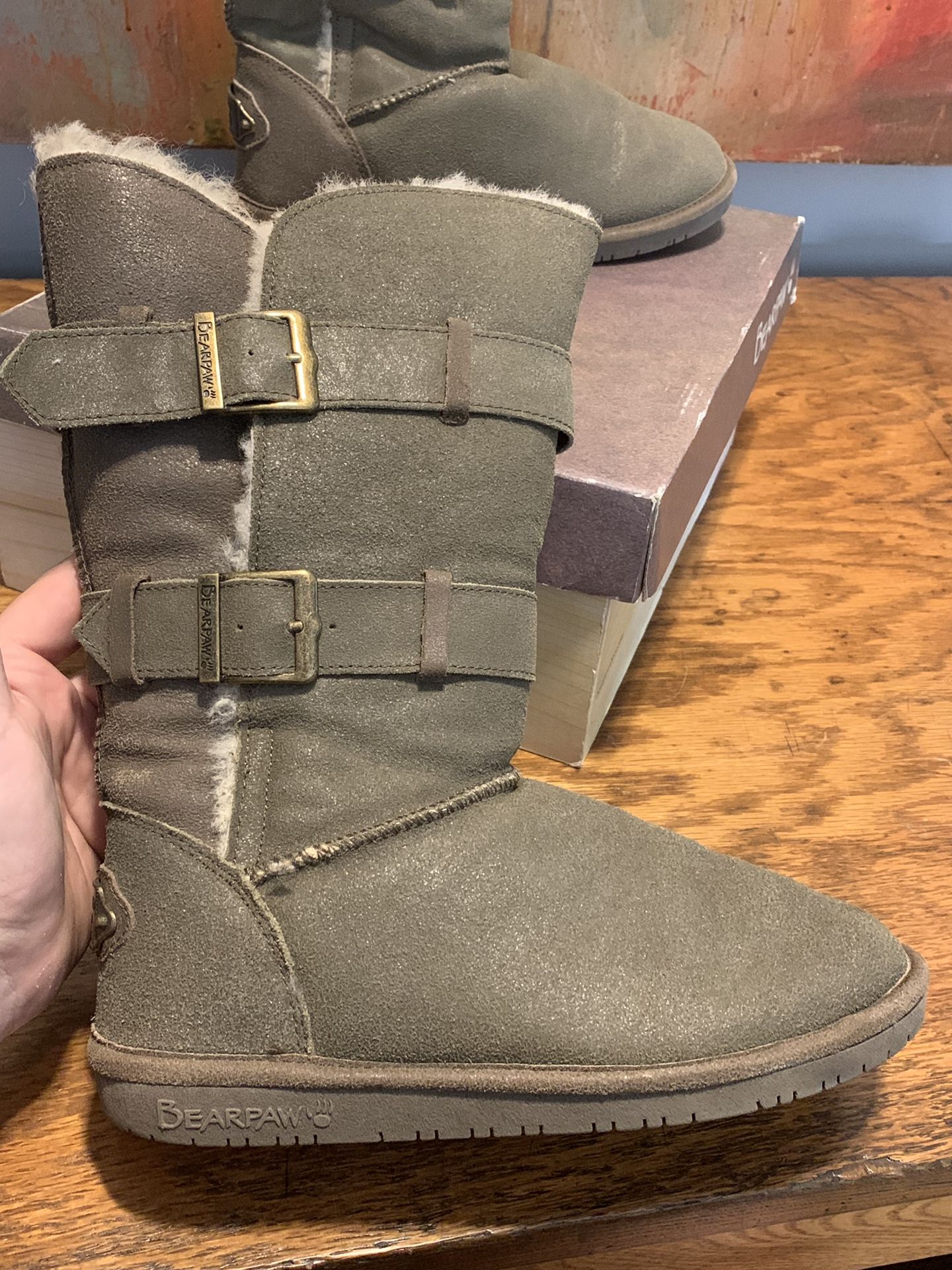 Bearpaw size 9 women’s boots great condition