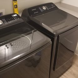 SAMSUNG WASHER AND DRYER SET