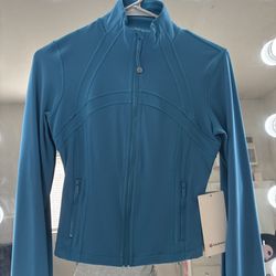 lululemon Hawaiian blue define jacket size 4