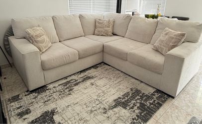 Ashley Leighelli 3-Piece Sectional – Ivory/Cream
