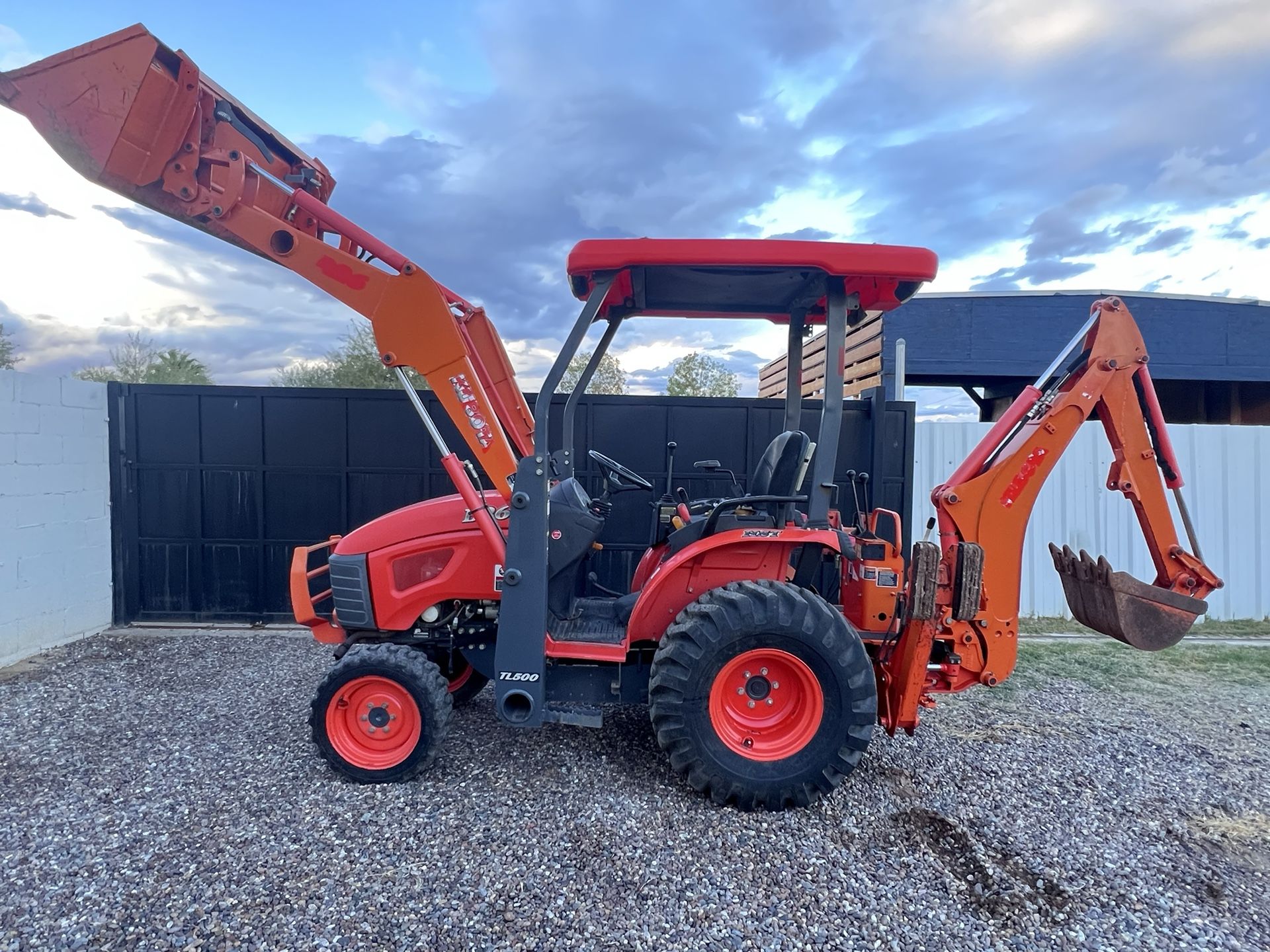Kubota Tractor Backhoe 