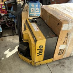 Yale electric pallet jack