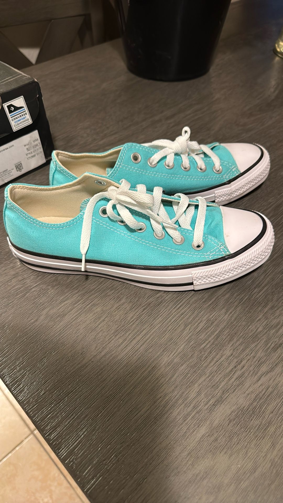 Converse Women's Size 7