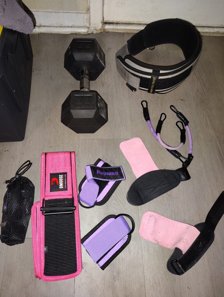 (2)Workout Belts "MANUEKLEAR" W 30LB DUMBBELL