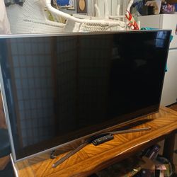 55" FLAT-SCREEN TV/REMOTE CONTROL Must Go! 