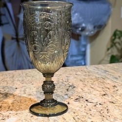 46 pieces Amber and green vintage goblets 10 OZ