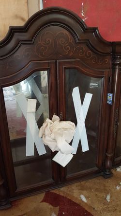 China cabinet Really nice piece for decoration