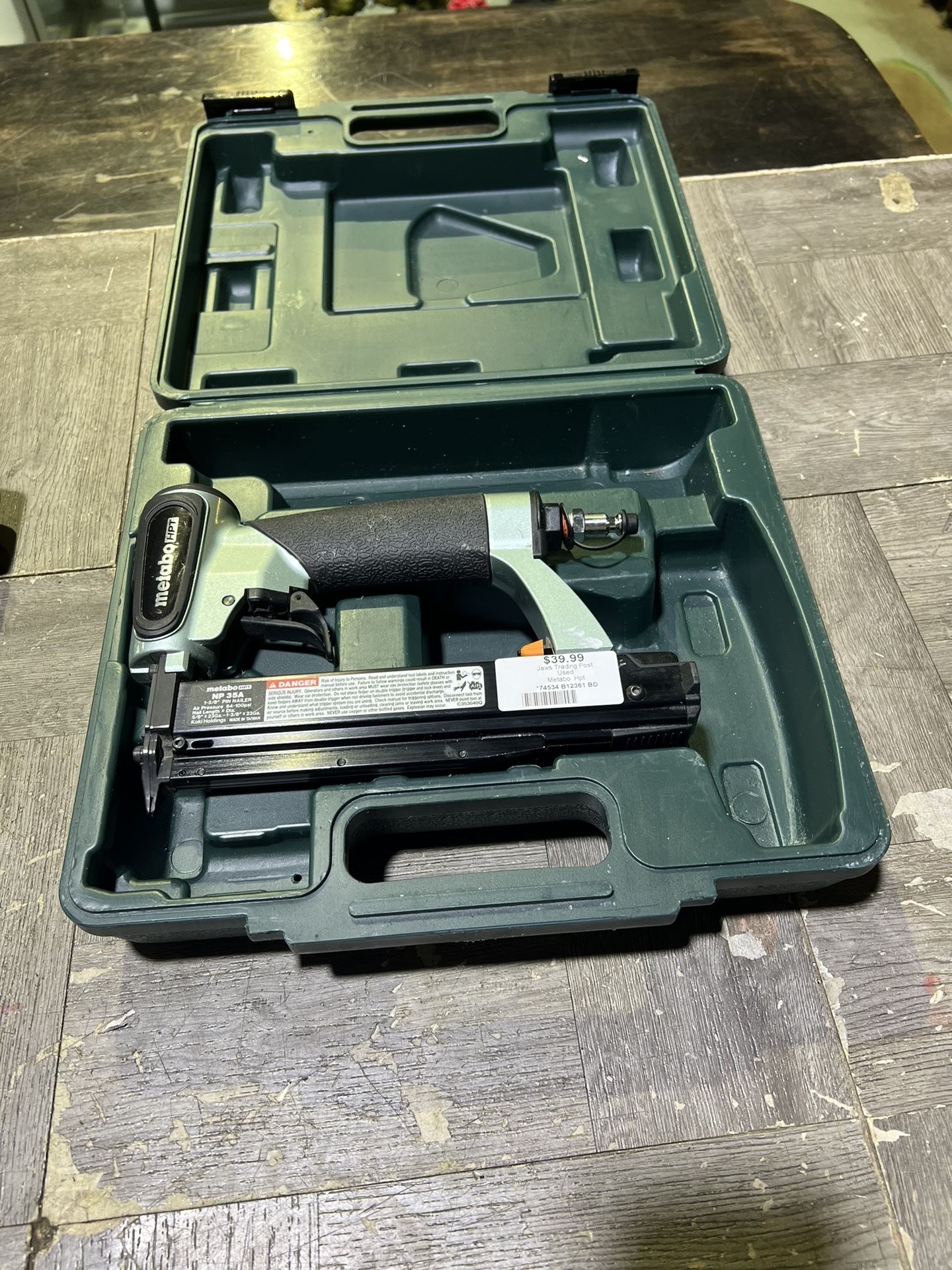 Metabo 1-3/8” pin nailer with case pick up only