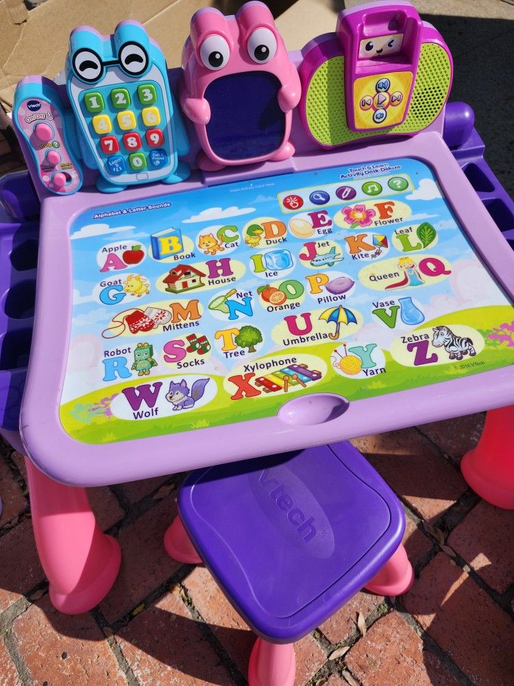 V tech activity Desk