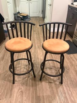 Set of bar stools