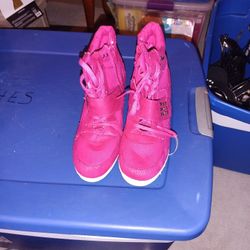 Young Lady Boot Wedges