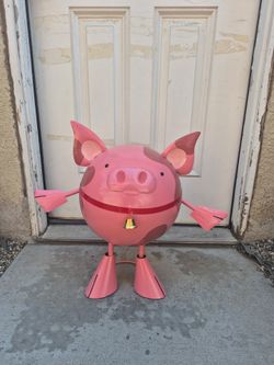 Pig 🐷 porch sitter