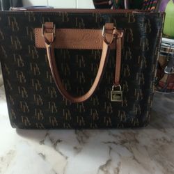 Dooney & Bourke  Purse