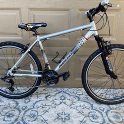 Very nice mountain bike ready to ride