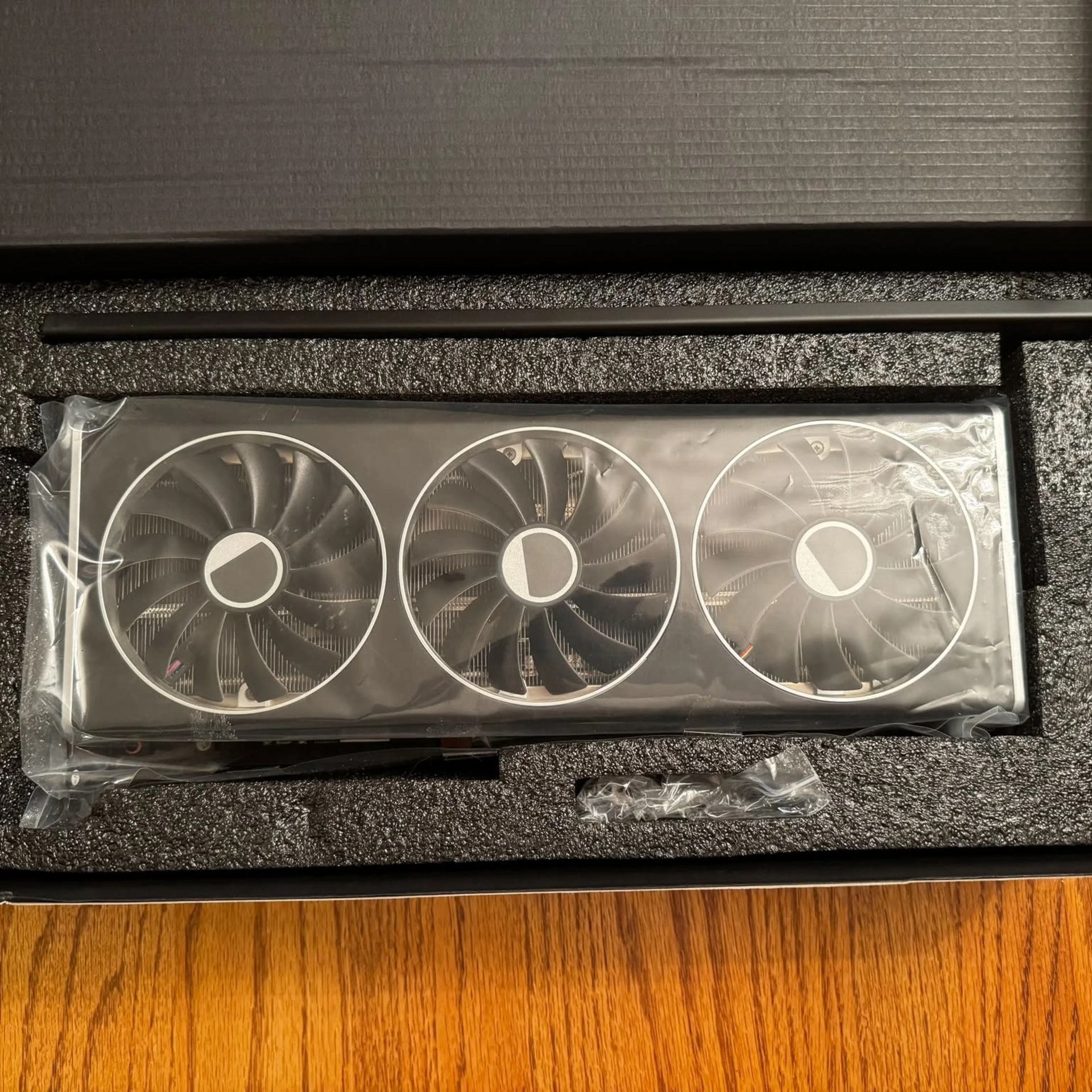 XFX 7900 XTX Graphics Card And Ryzen 9 7950X3D Bundle