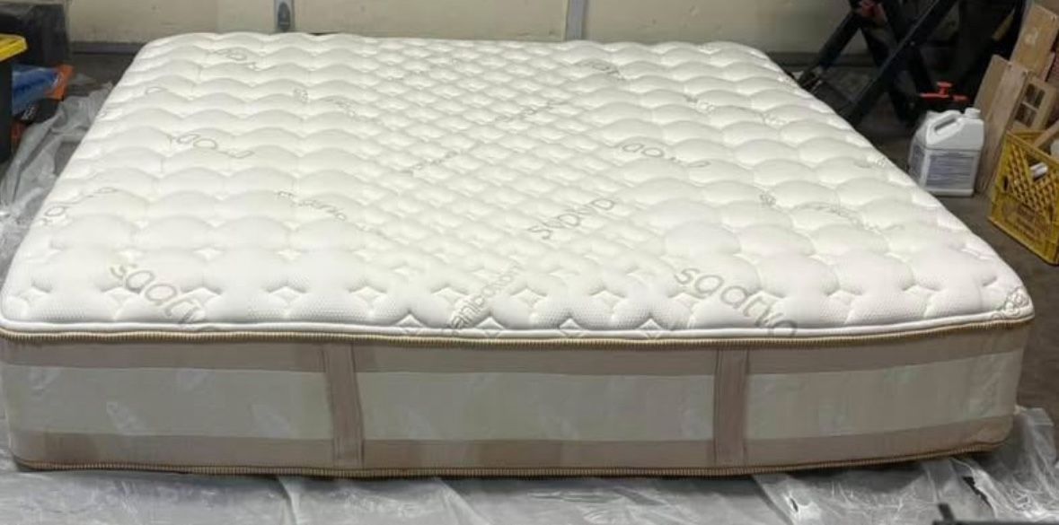 Saatva Rx King Mattress Bed