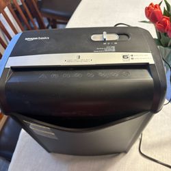 Amazon Basics 6-Sheet Paper Shredder (Crosscut