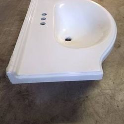 31×13 Pedestal Sink Top White Bowfront sink