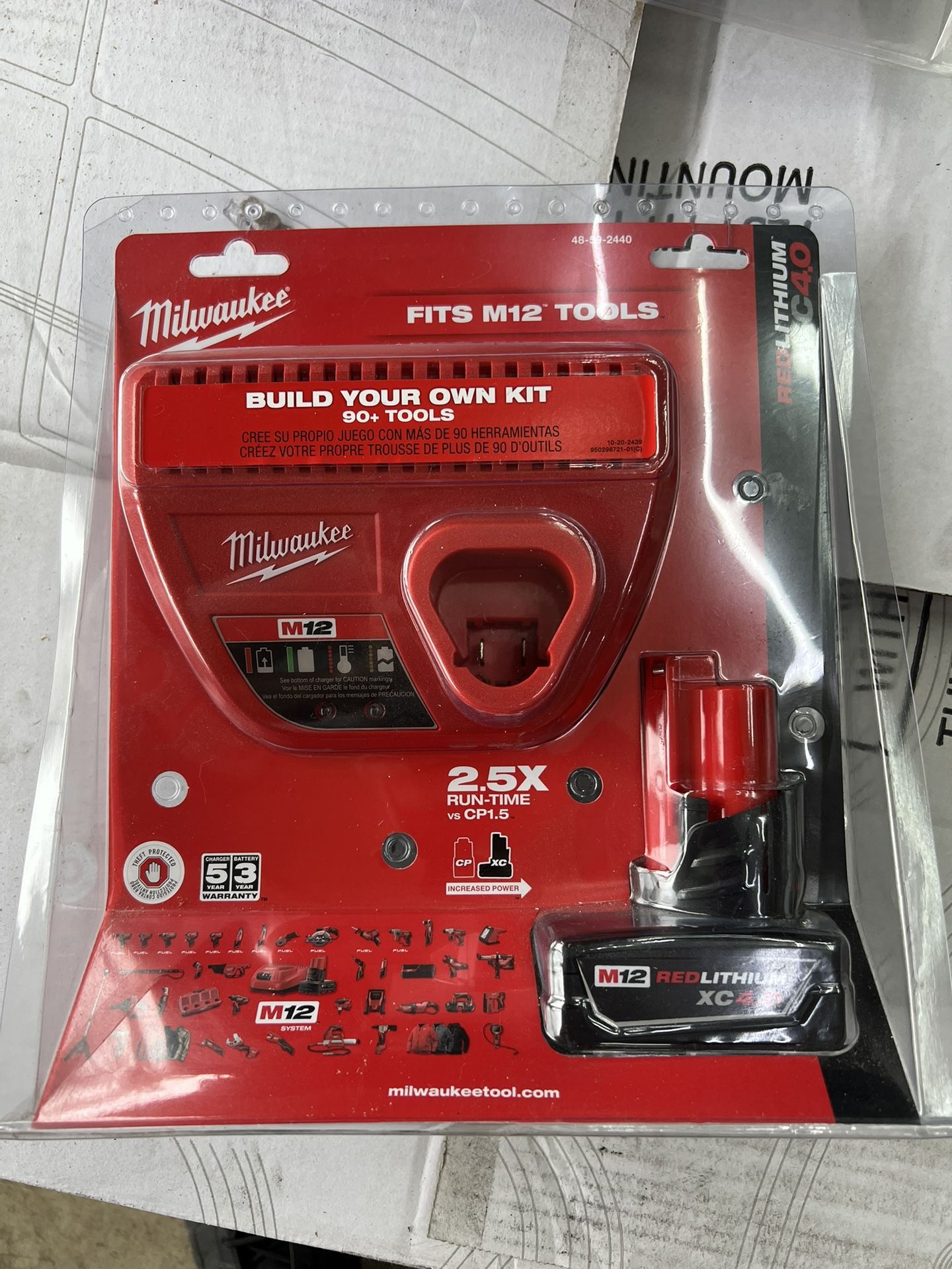Milwaukee M12 Battery / Charger Kit