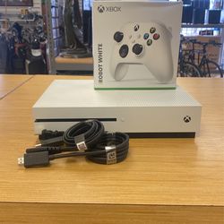 Xbox One A 1682 