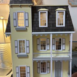 Collectible Dollhouse 