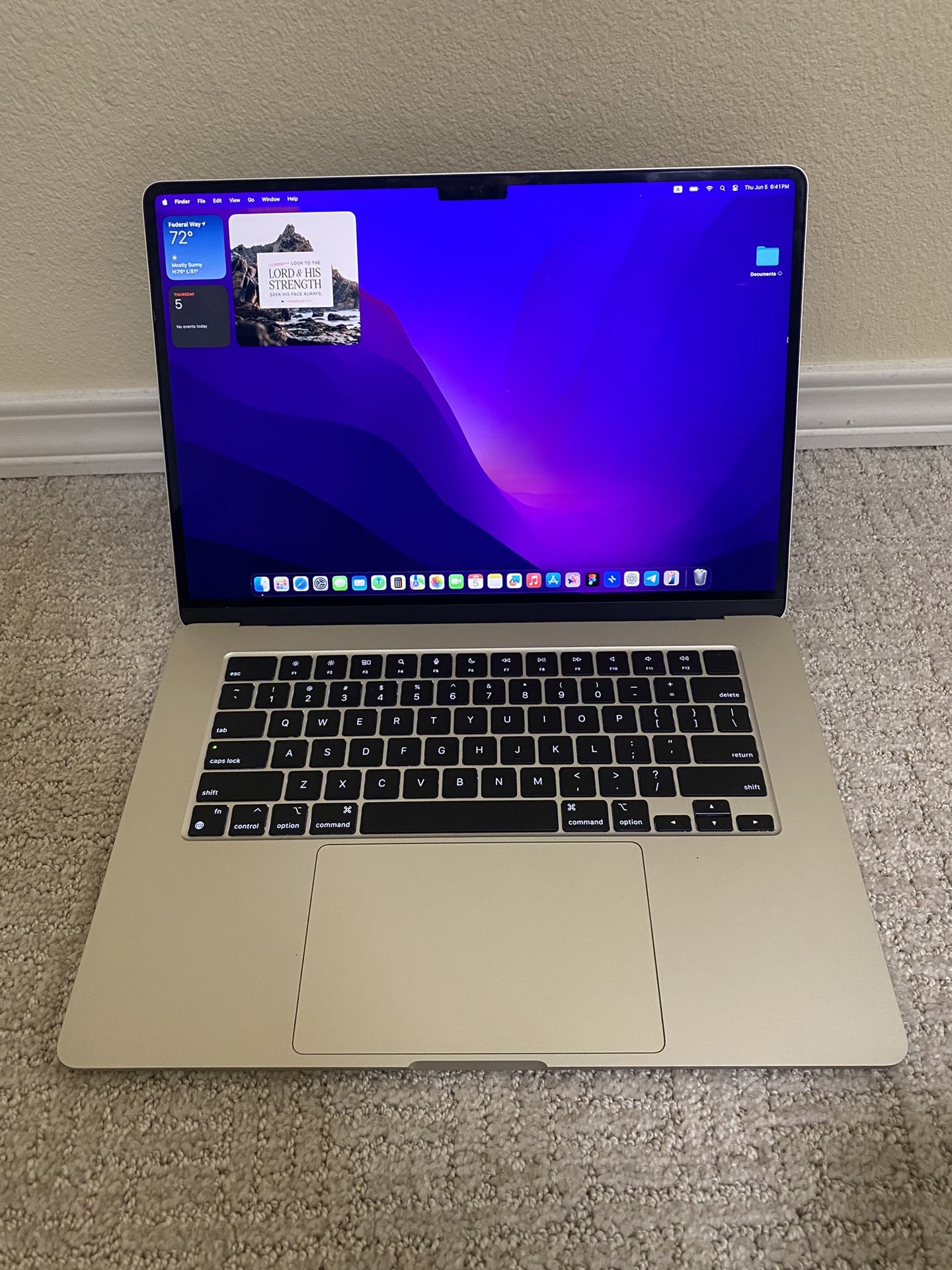 BRAND NEW Apple MacBook Air 15" M3 Chip 8GB RAM 256GB SSD