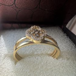 18k Wedding Ring 💍 SIZE 7