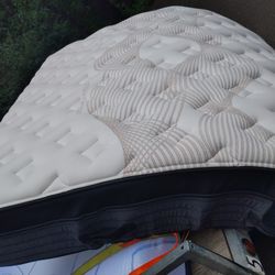King Hybrid Nolah Luxury Firm Mattress 