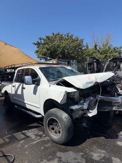 2004 - 2007 Nissan Titan 4X4 5.6L For parts only - PARTING OUT