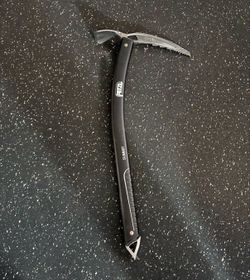 Petzl  Summit 2 Ice Axe