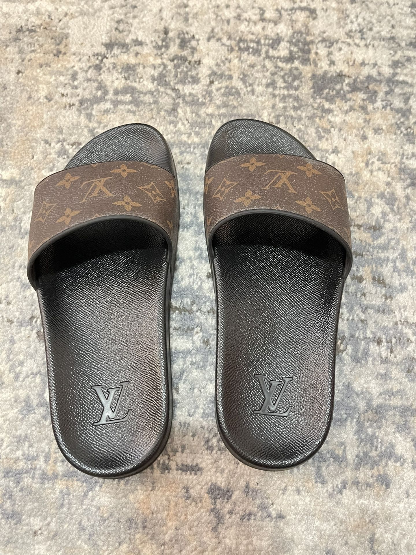 Louis Vuitton Waterfront Mule for Sale in Great Nck Plz, NY - OfferUp