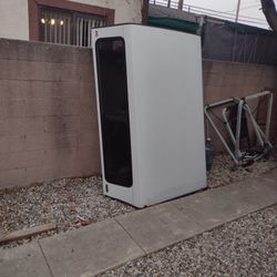 Chell. Camper Sus Ventanas Recorren.  78 1/2 Pulgadas  De Largo   6. Piez. Hancho