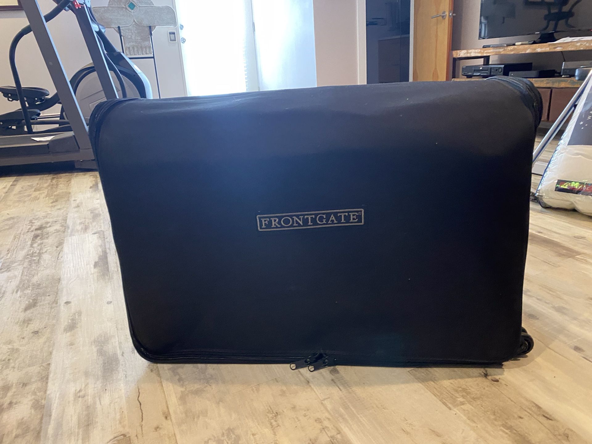 Frontgate Inflatable EZ Bed, King Size, Used 1x