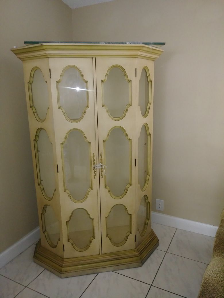 free cabinet..pick it up now..free free free