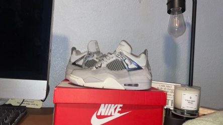 Jordan 4 frozen moments
