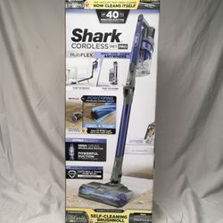 Shark Pet Pro Cordless Vacuum 