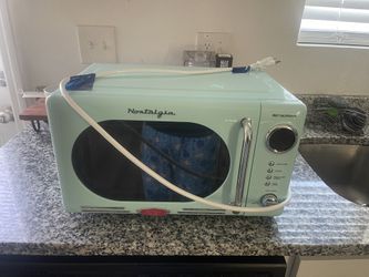 Nostalgia Retrowave Microwave BRAND NEW