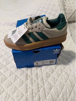 Adidas (samba) size 5 kids