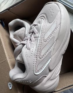 Adidas Ozelia EL in Winter Brown