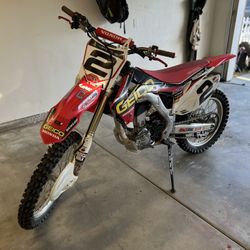 2015 Honda CRF250R – Clean, Fast, Loaded with Extras! 
