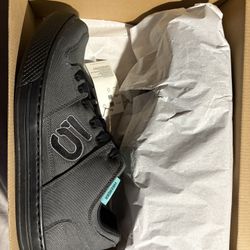 Five 10 Mountain Bike Shoes Size 12