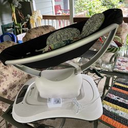 4 Moms MamaRoo Multi-Motion Baby Swing