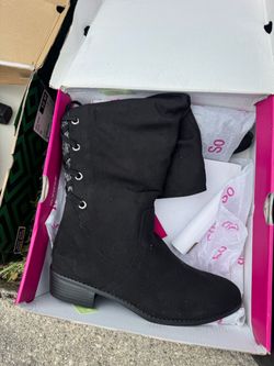 New Women’s Boots (9.5)