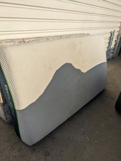Tempur Pedic Mattress