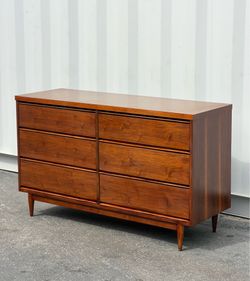 Mid Century Modern Walnut Broyhill 6 Drawer Dresser ❤️‍🔥Free Delivery❤️‍🔥