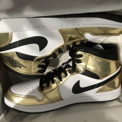 Air Jordan 1 Mid Size 9.5