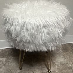 Fuzzy Vanity Chair 